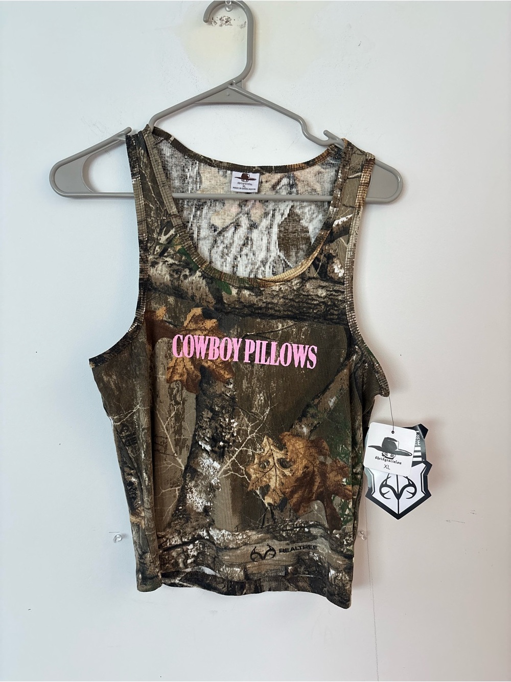 brand new! cowboy pillows sheisgracielou realtree pink & camo tank top 🩷